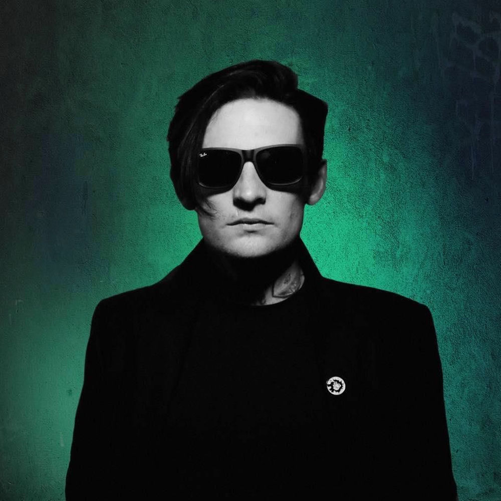 Noir - William Control