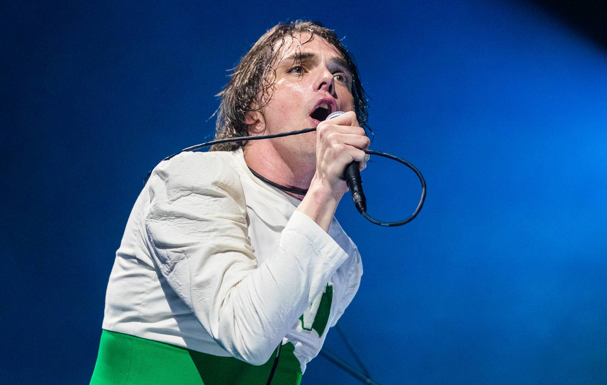 My Chemical Romance'ın Gerard Way, Wembley Fan Partisinde DJ Olarak Performans Verdi